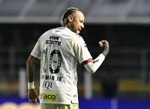 不會放棄!ESPN:桑托斯悉心照料內(nèi)馬爾,希望他能踢上世界杯